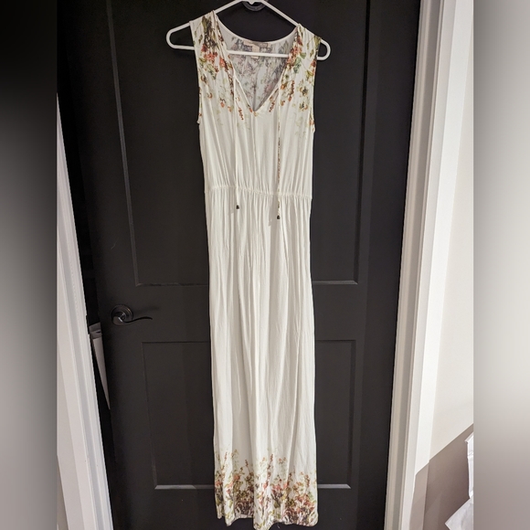 Dreamy white cottage core maxi dress - Picture 1 of 3